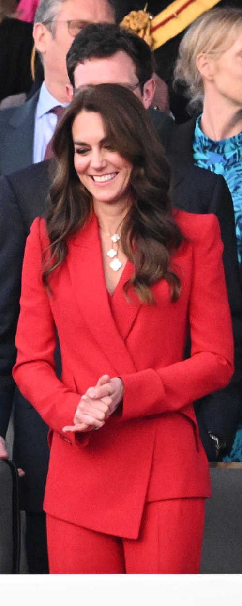 Van Cleef & Arpels Magic Alhambra Necklace with 6 Motifs - Kate Middleton  Necklace - Kate's Closet